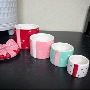 NEW 10 Strawberry Street Presents Measuring Cups